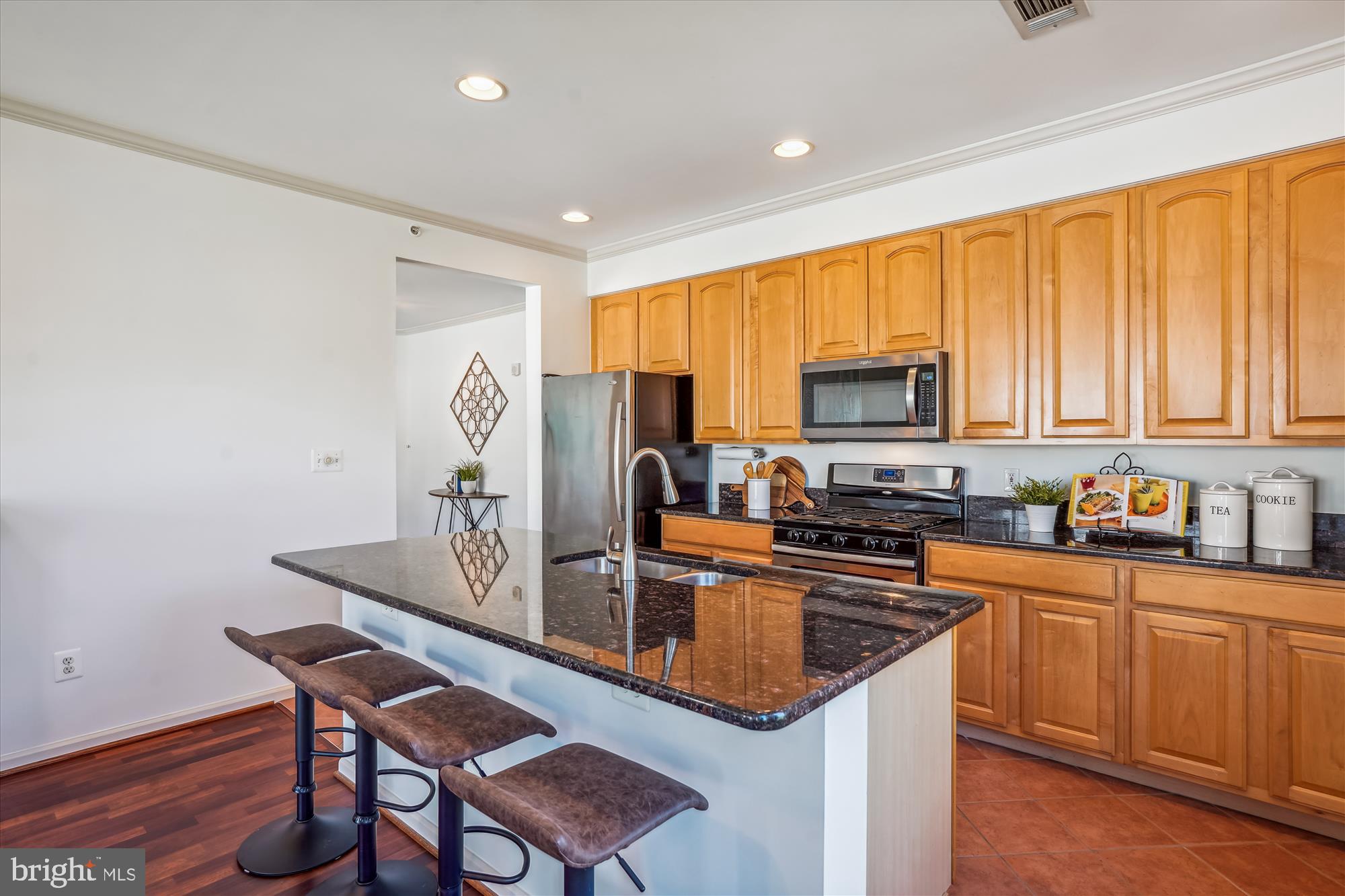 301 High Gables Dr #408