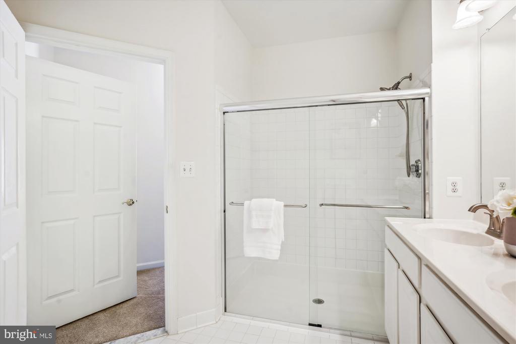 301 High Gables Dr #408