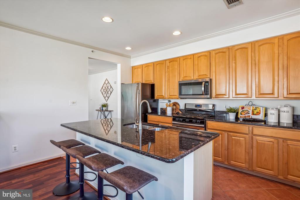 301 High Gables Dr #408