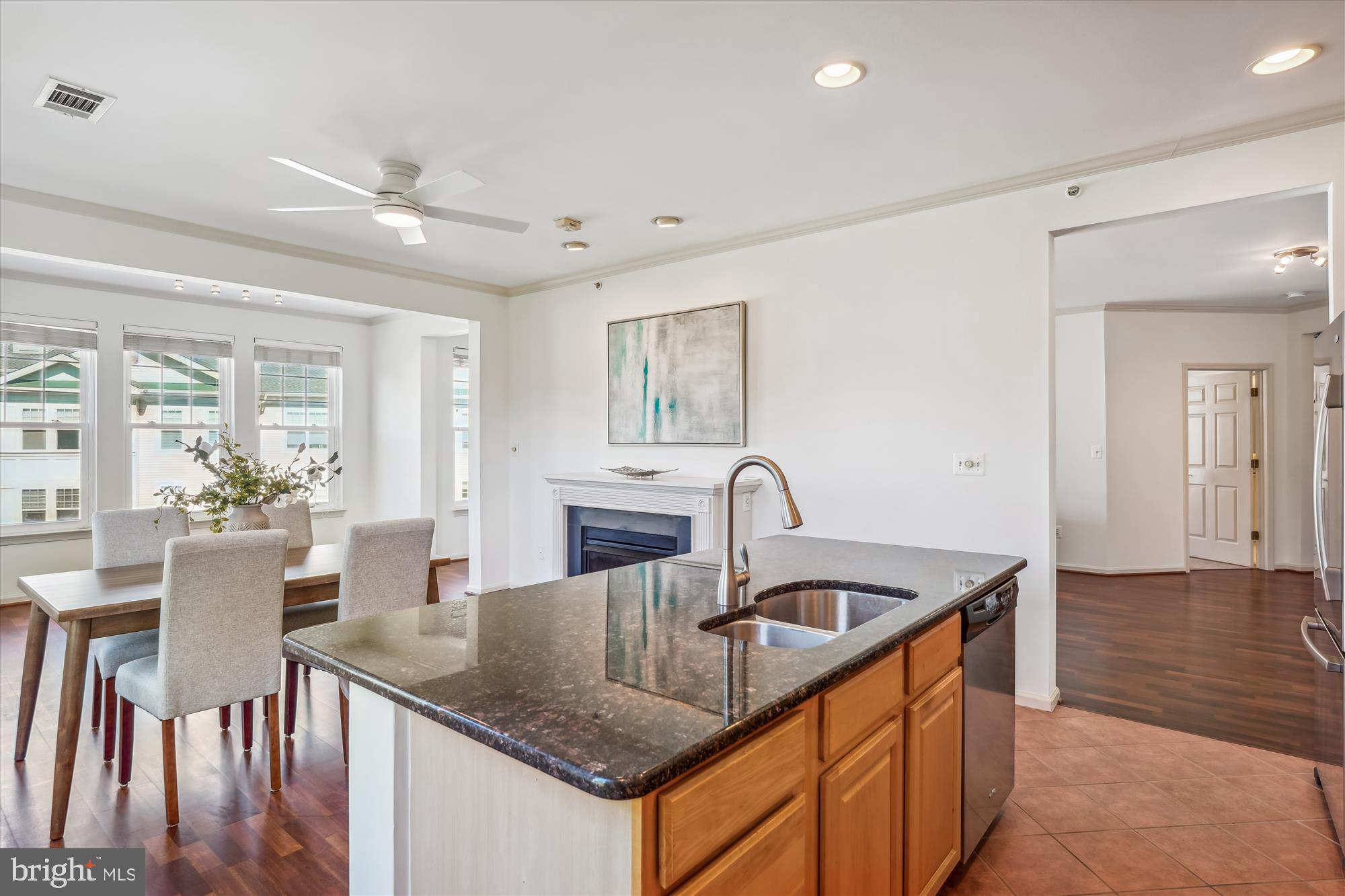 301 High Gables Dr #408