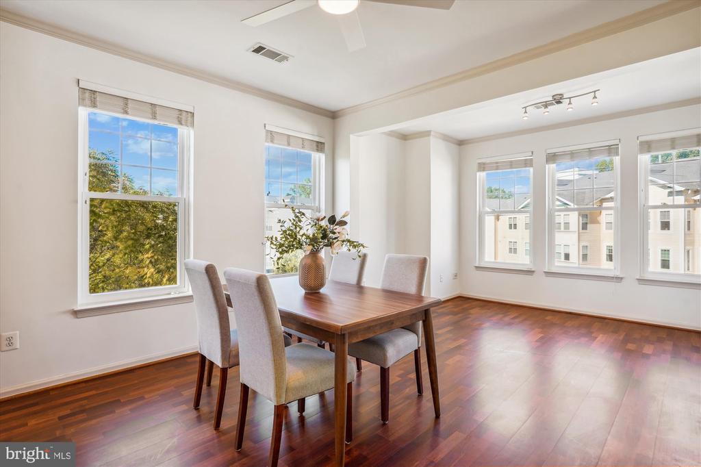 301 High Gables Dr #408