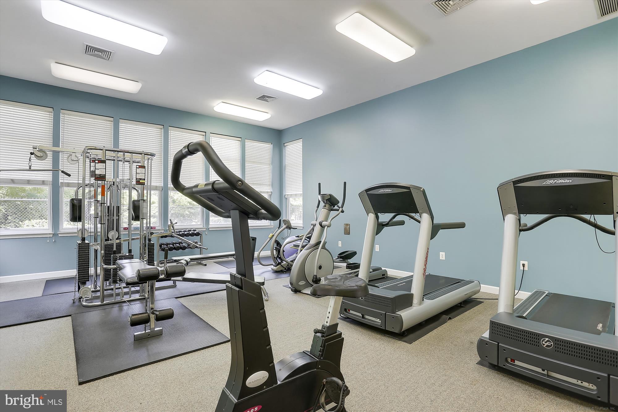 301 High Gables Dr #408