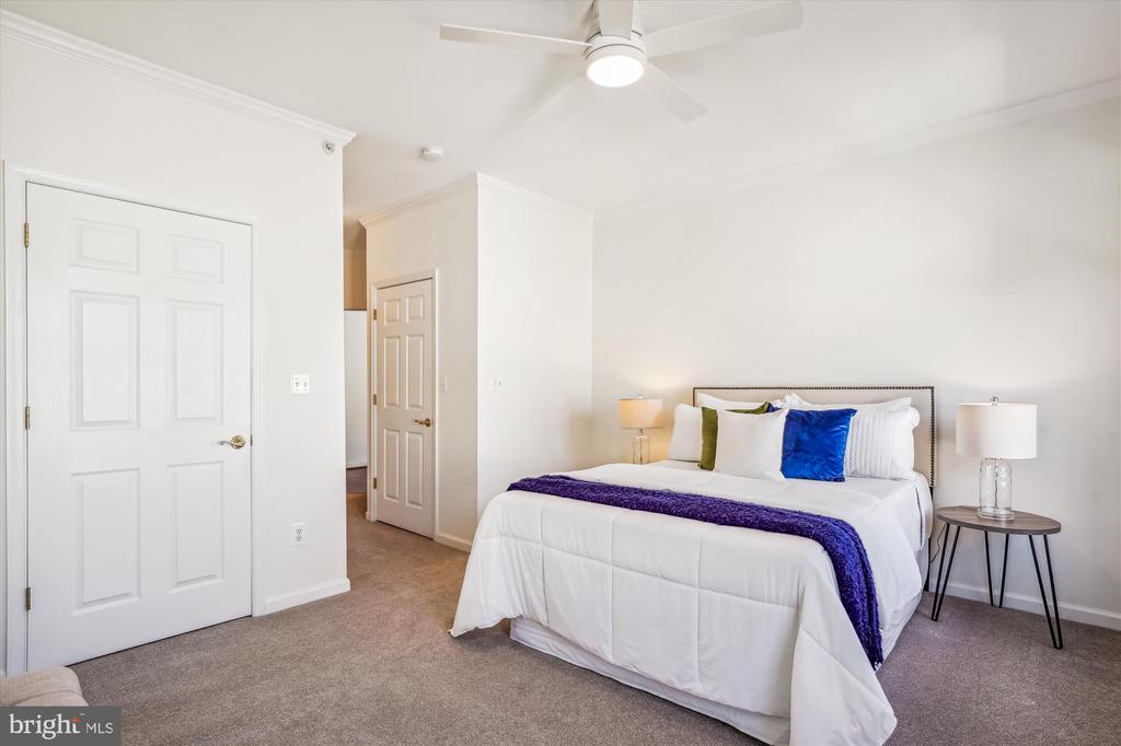 301 High Gables Dr #408