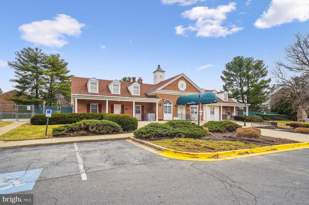752 Quince Orchard Blvd #752-202