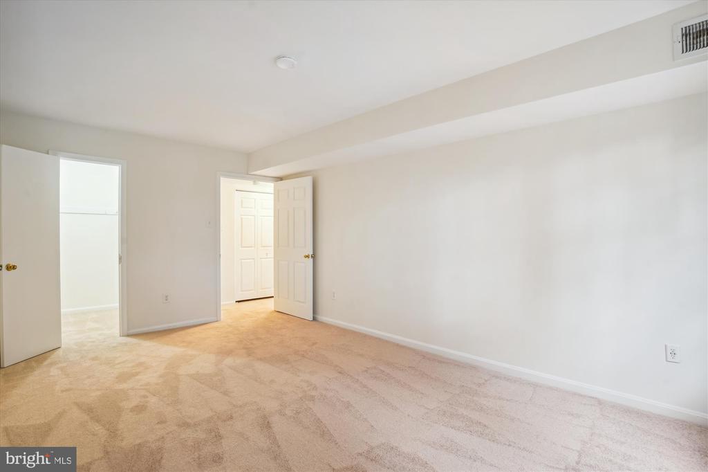752 Quince Orchard Blvd #752-202