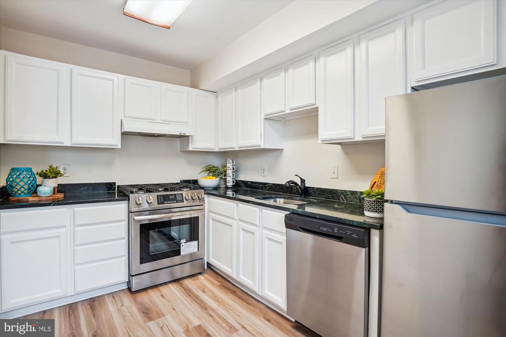 752 Quince Orchard Blvd #752-202