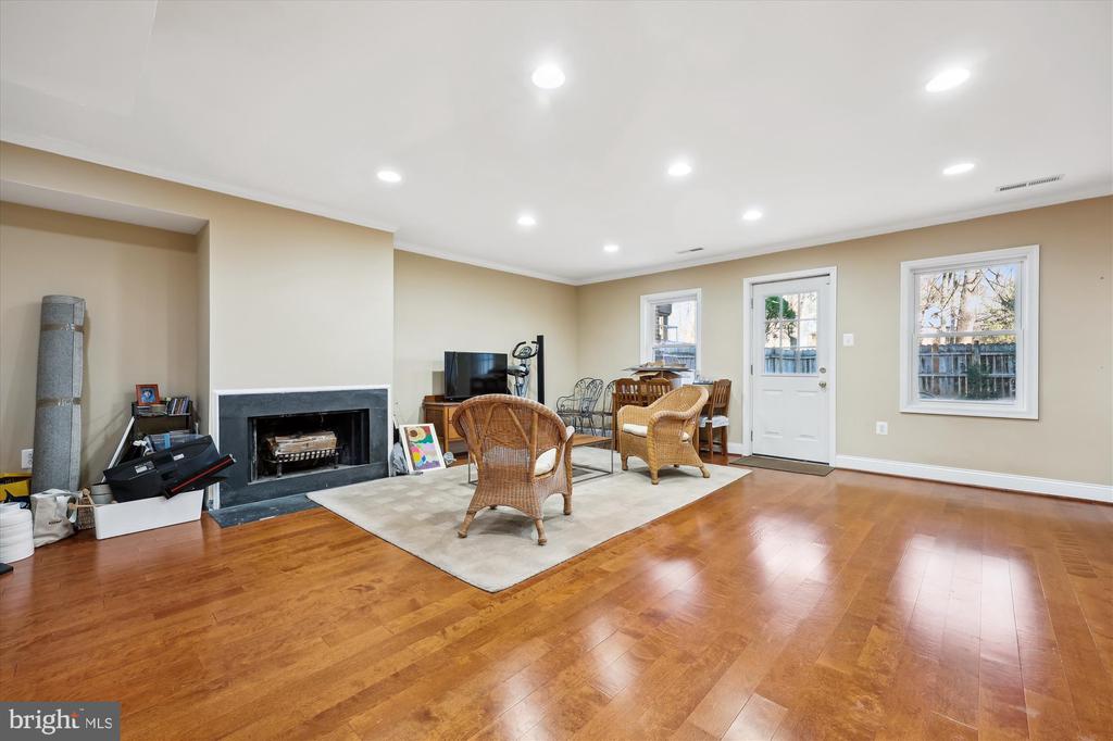 7841 Heatherton Ln