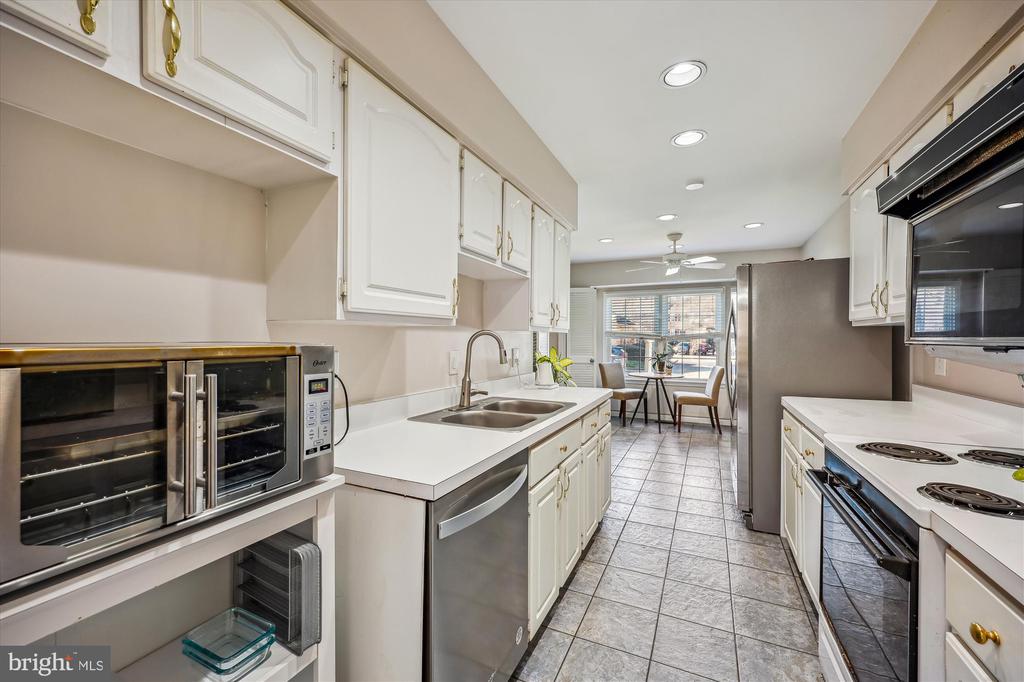 7841 Heatherton Ln