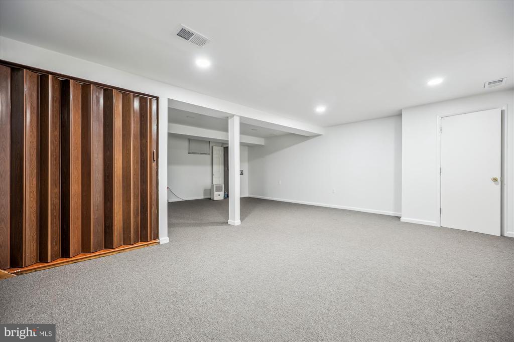 3 SUNNYSIDE COURT