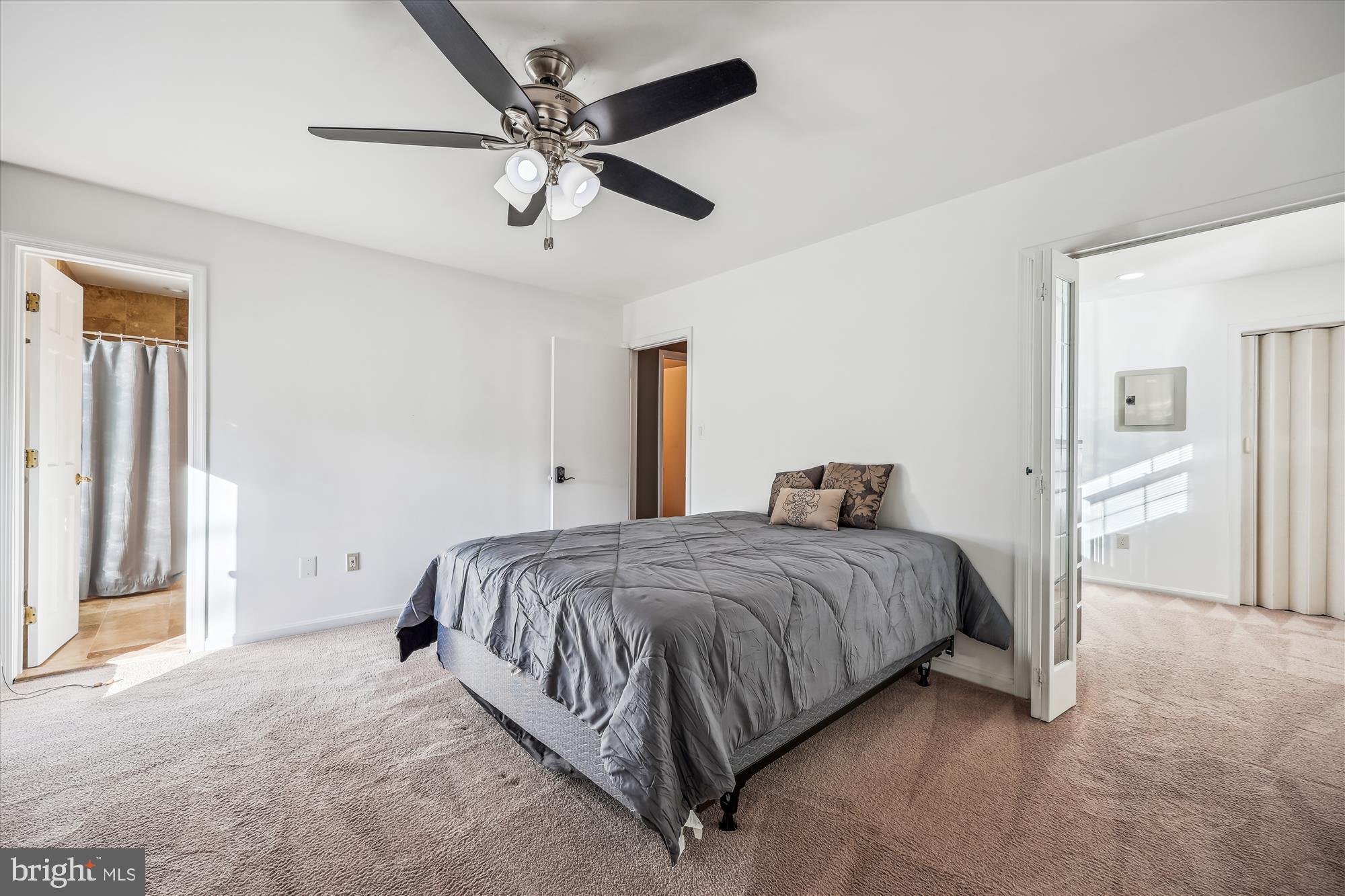 3 SUNNYSIDE COURT