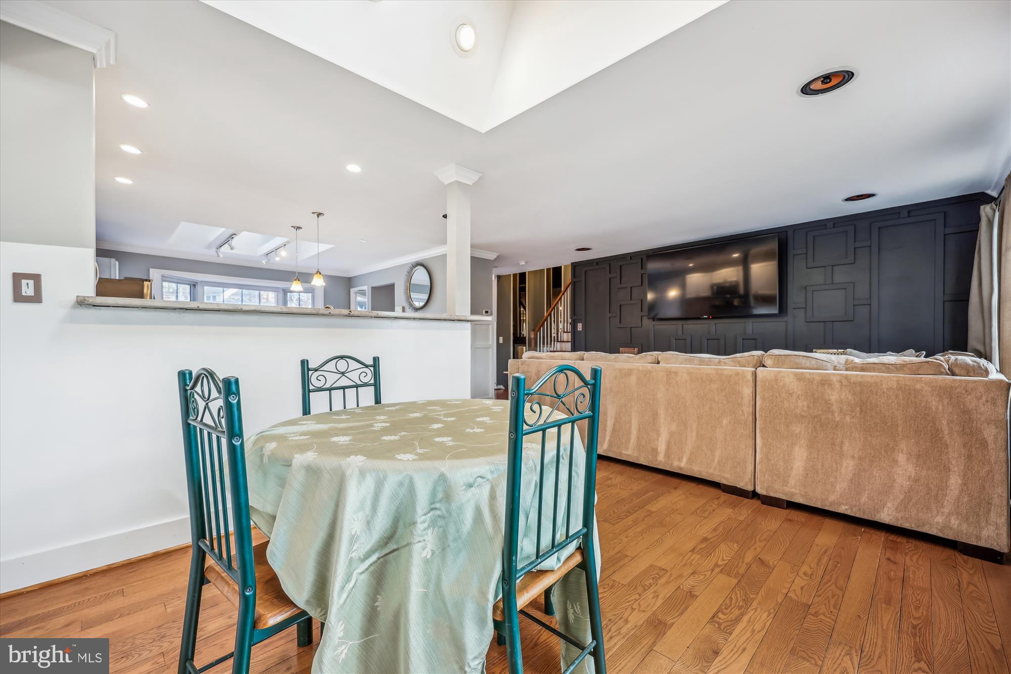 3 SUNNYSIDE COURT