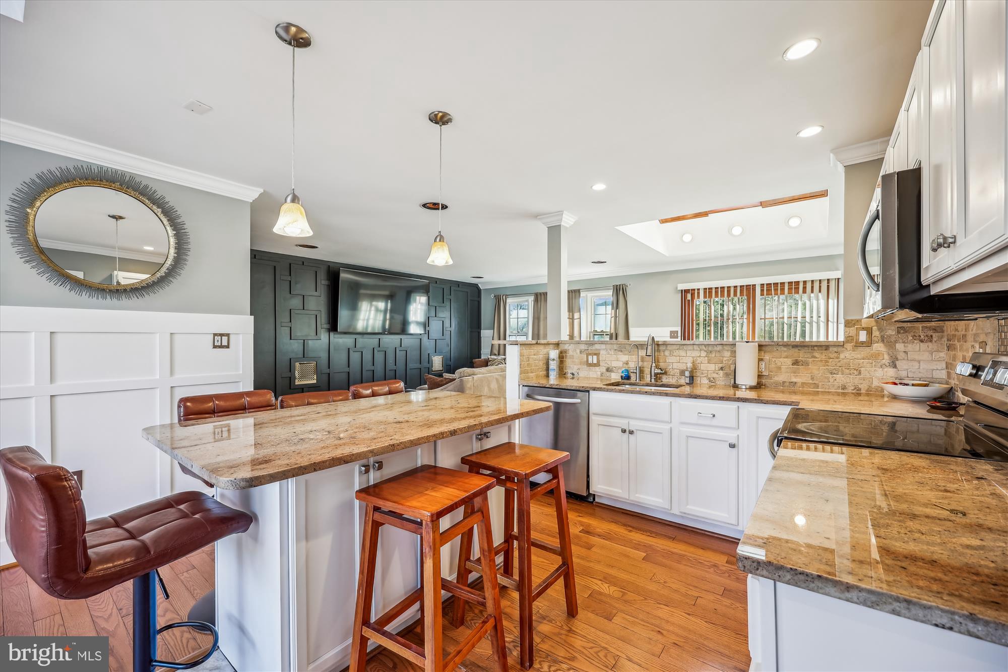 3 SUNNYSIDE COURT