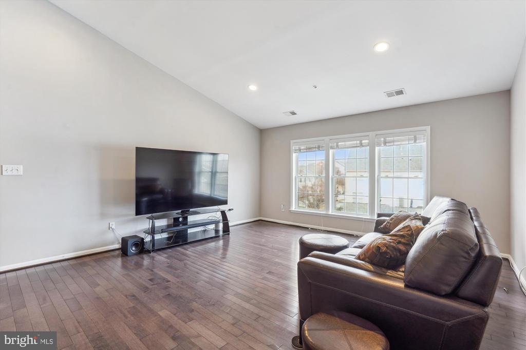 1113 Pleasant Dr
