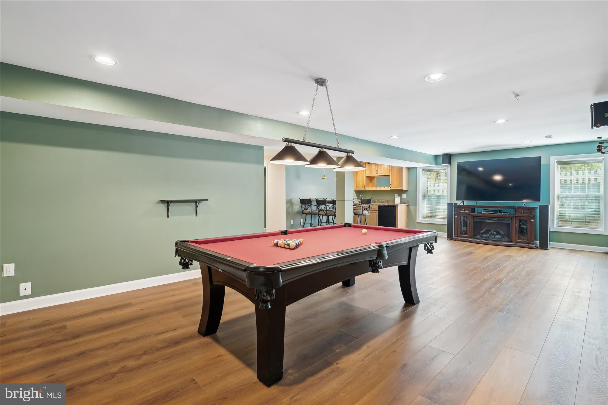 302 Tschiffely Square Rd