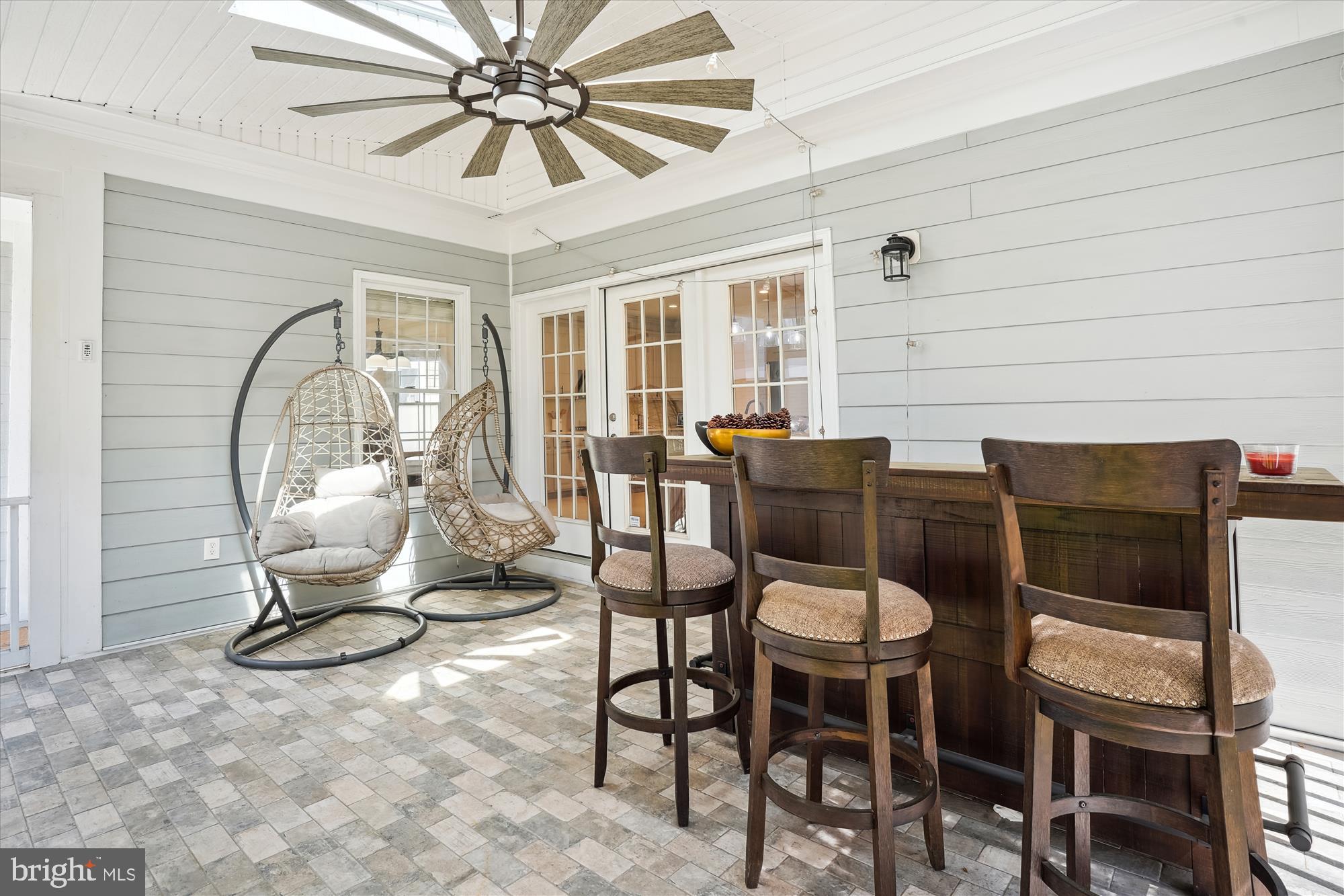 302 Tschiffely Square Rd
