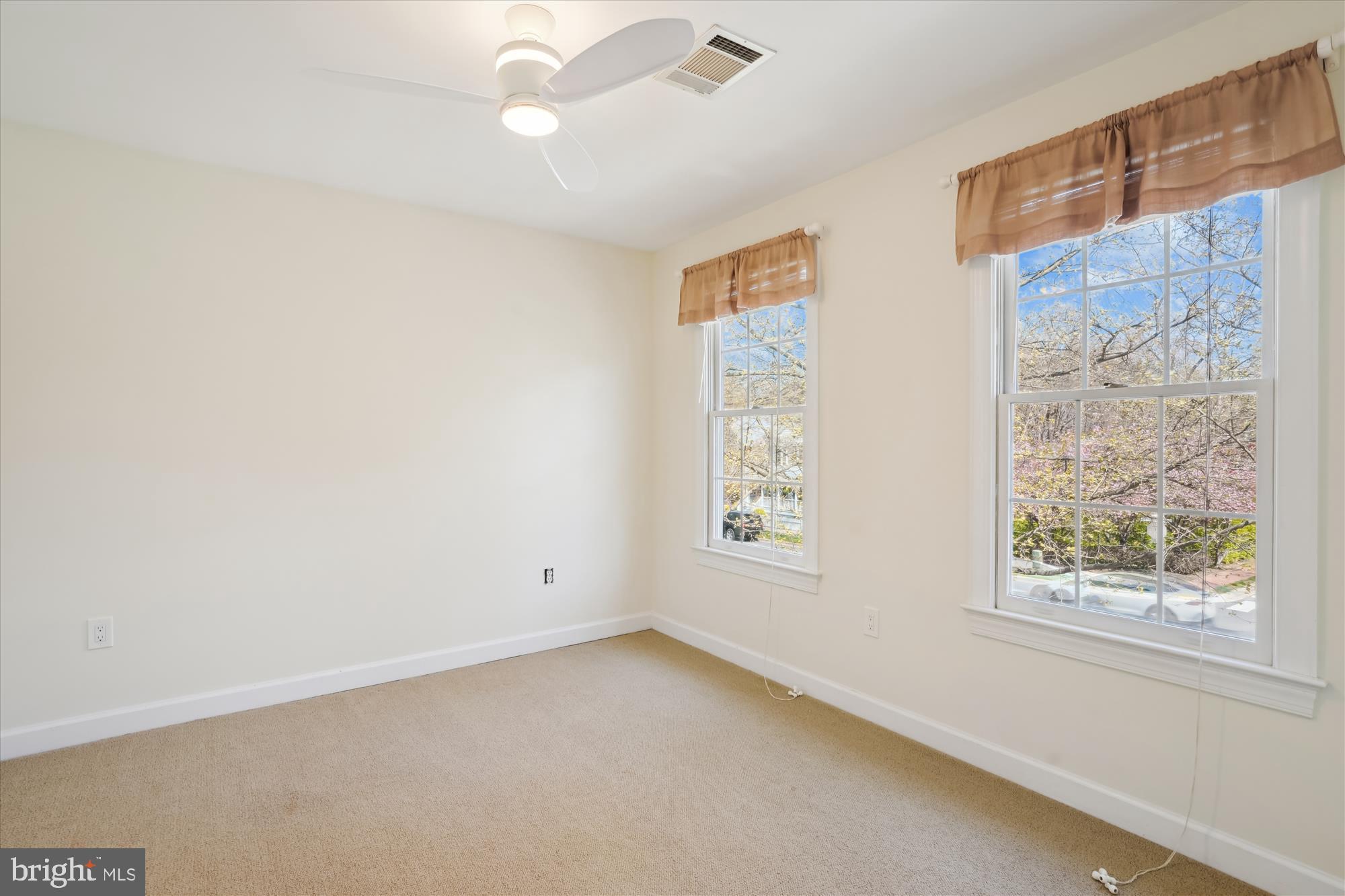 302 Tschiffely Square Rd