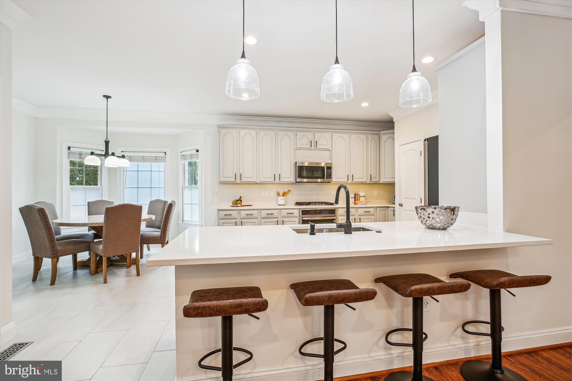 302 Tschiffely Square Rd