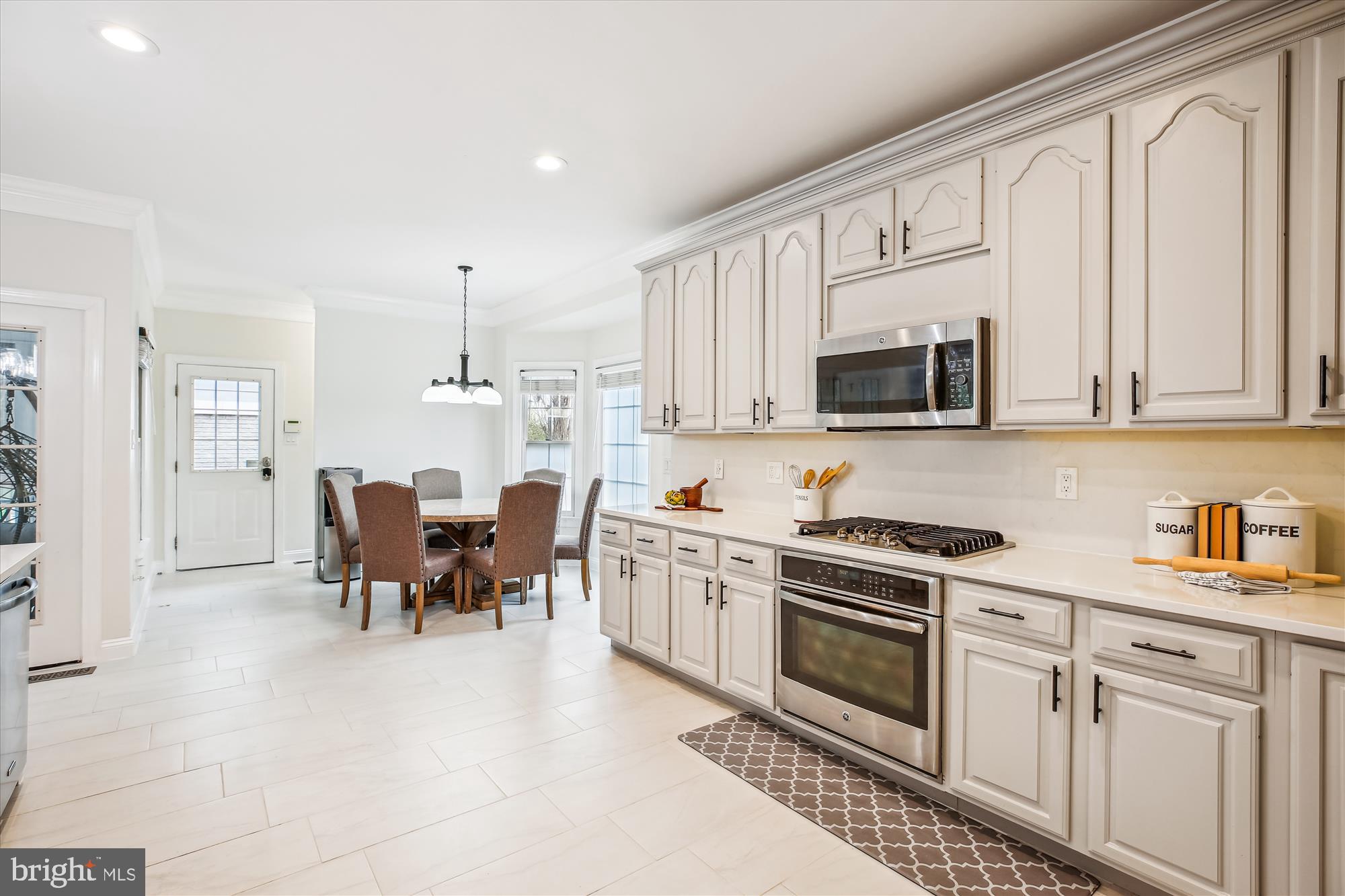 302 Tschiffely Square Rd