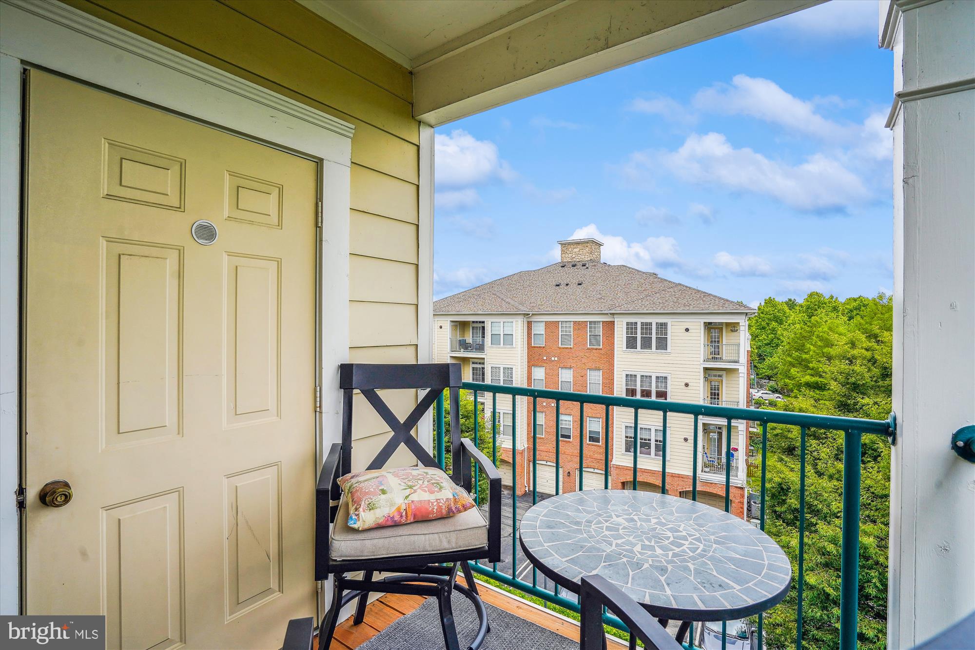 120 Chevy Chase St #405