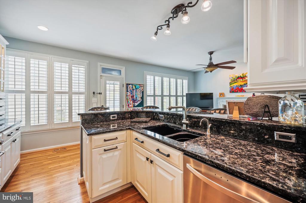 521 Kent Oaks Way