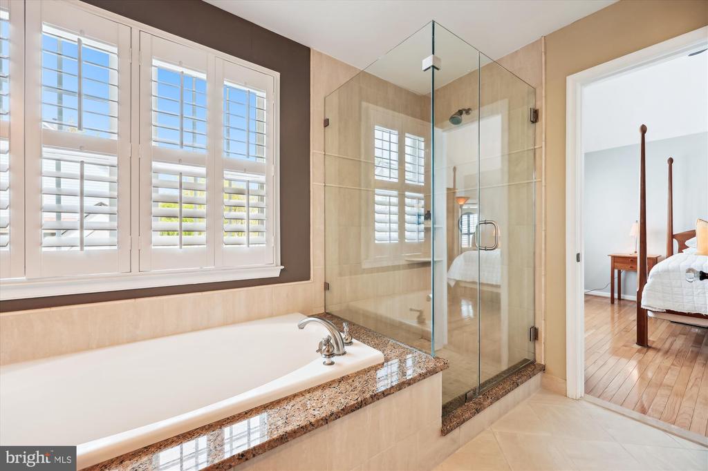 521 Kent Oaks Way