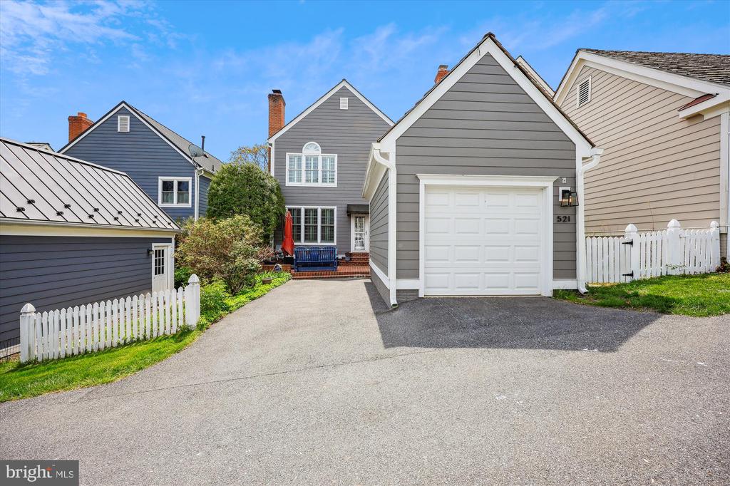 521 Kent Oaks Way