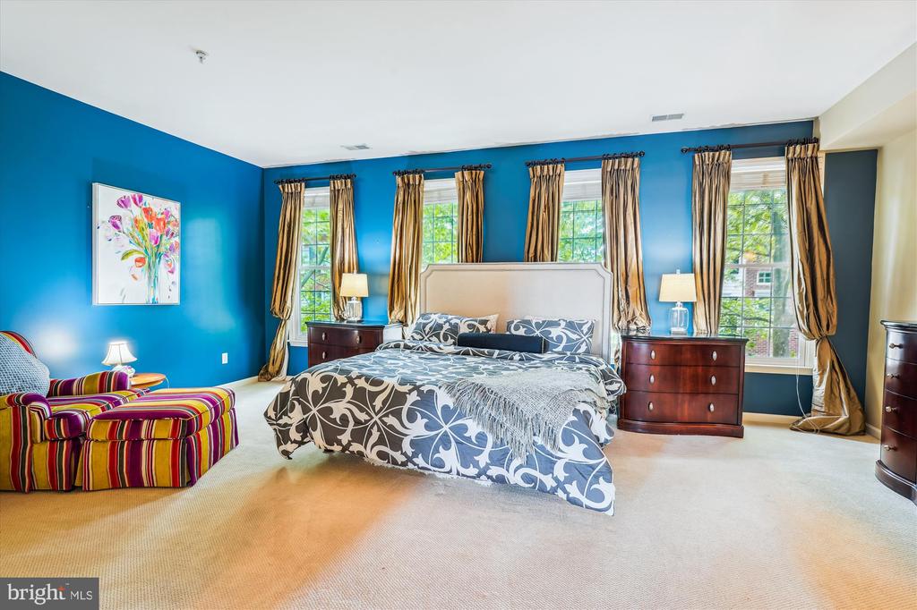 311 Inspiration Ln