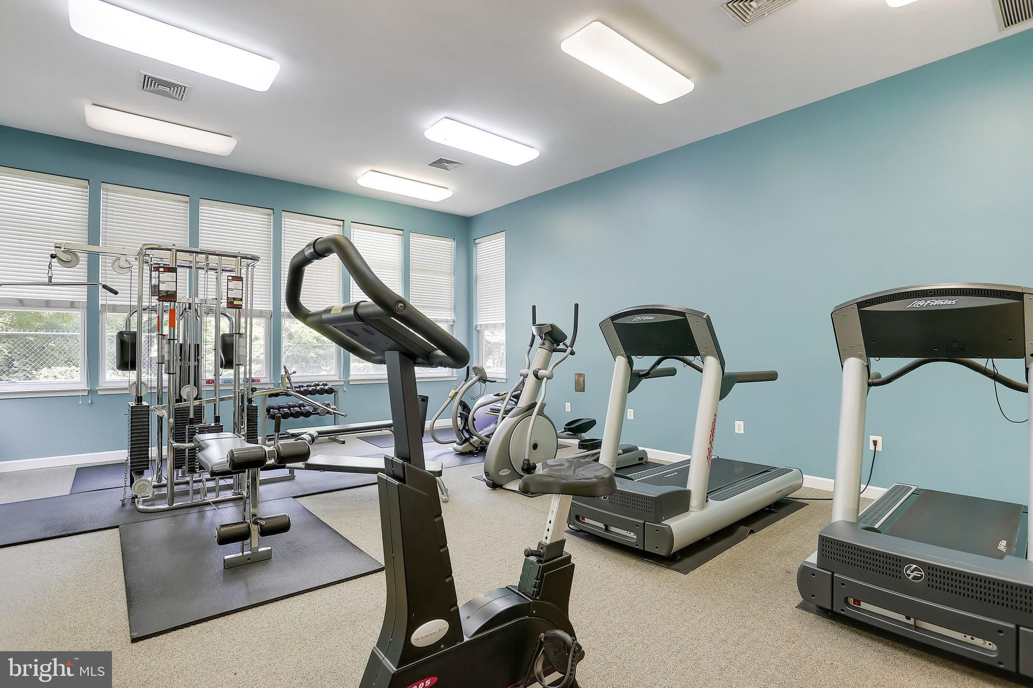 301 High Gables Dr #305