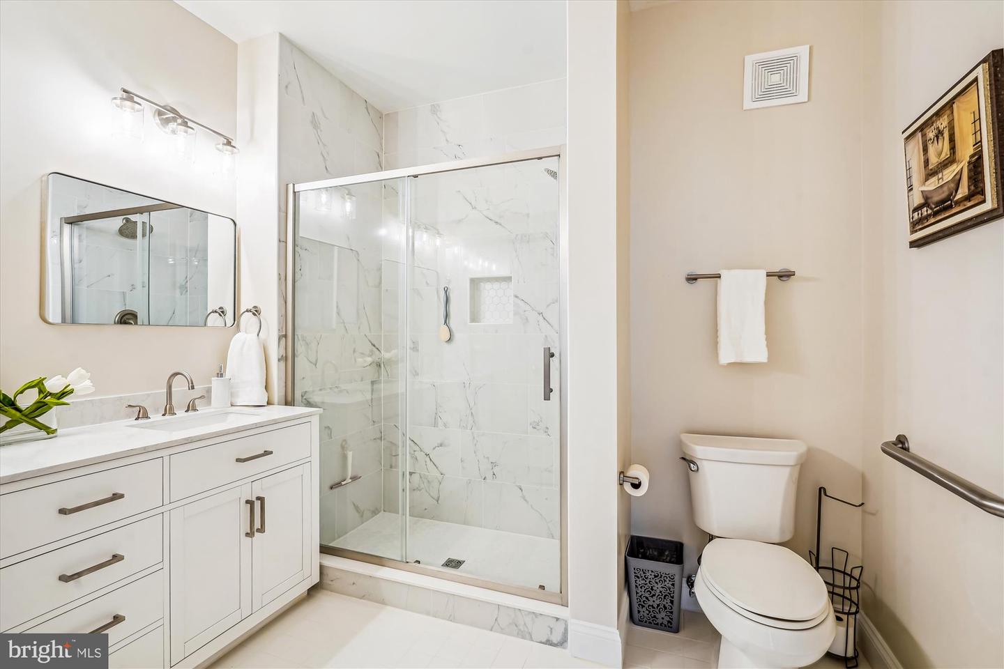 301 High Gables Dr #305