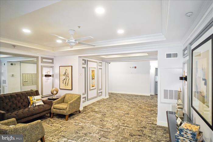 301 High Gables Dr #305