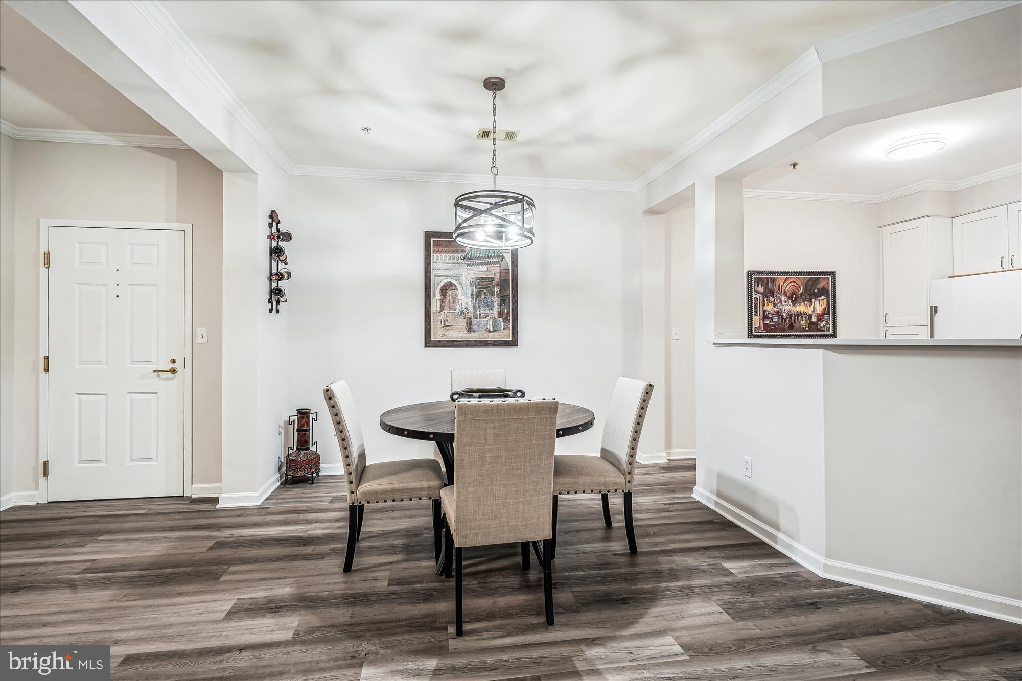 301 High Gables Dr #305