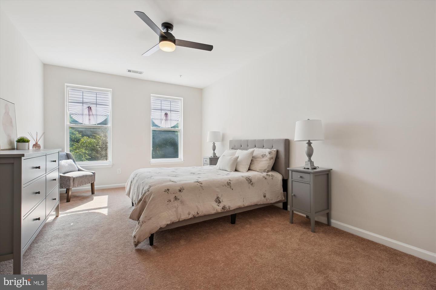 301 High Gables Dr #305