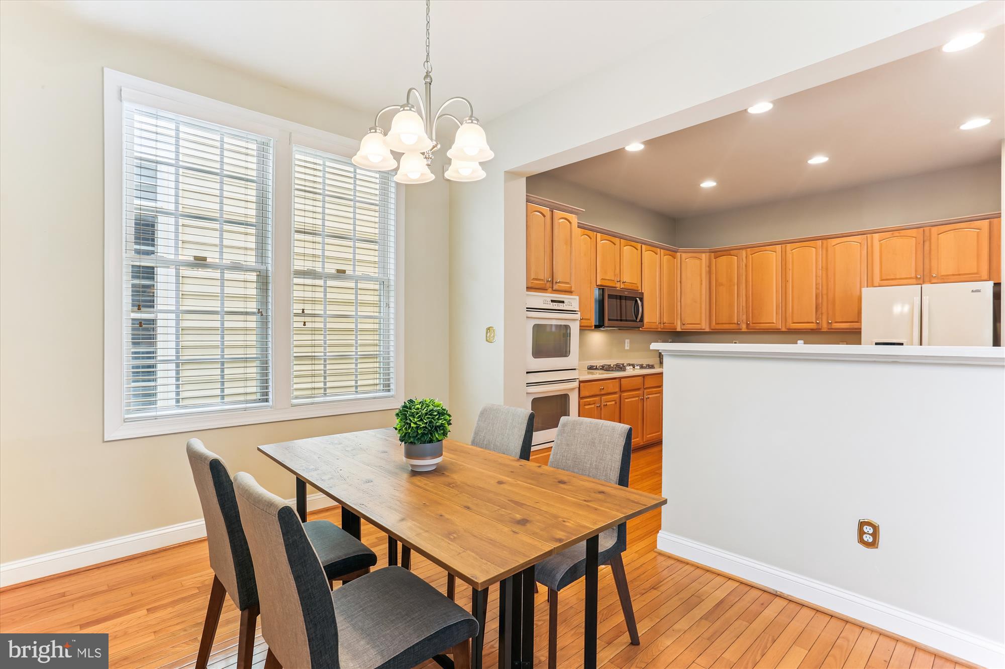 713 Bright Meadow Dr