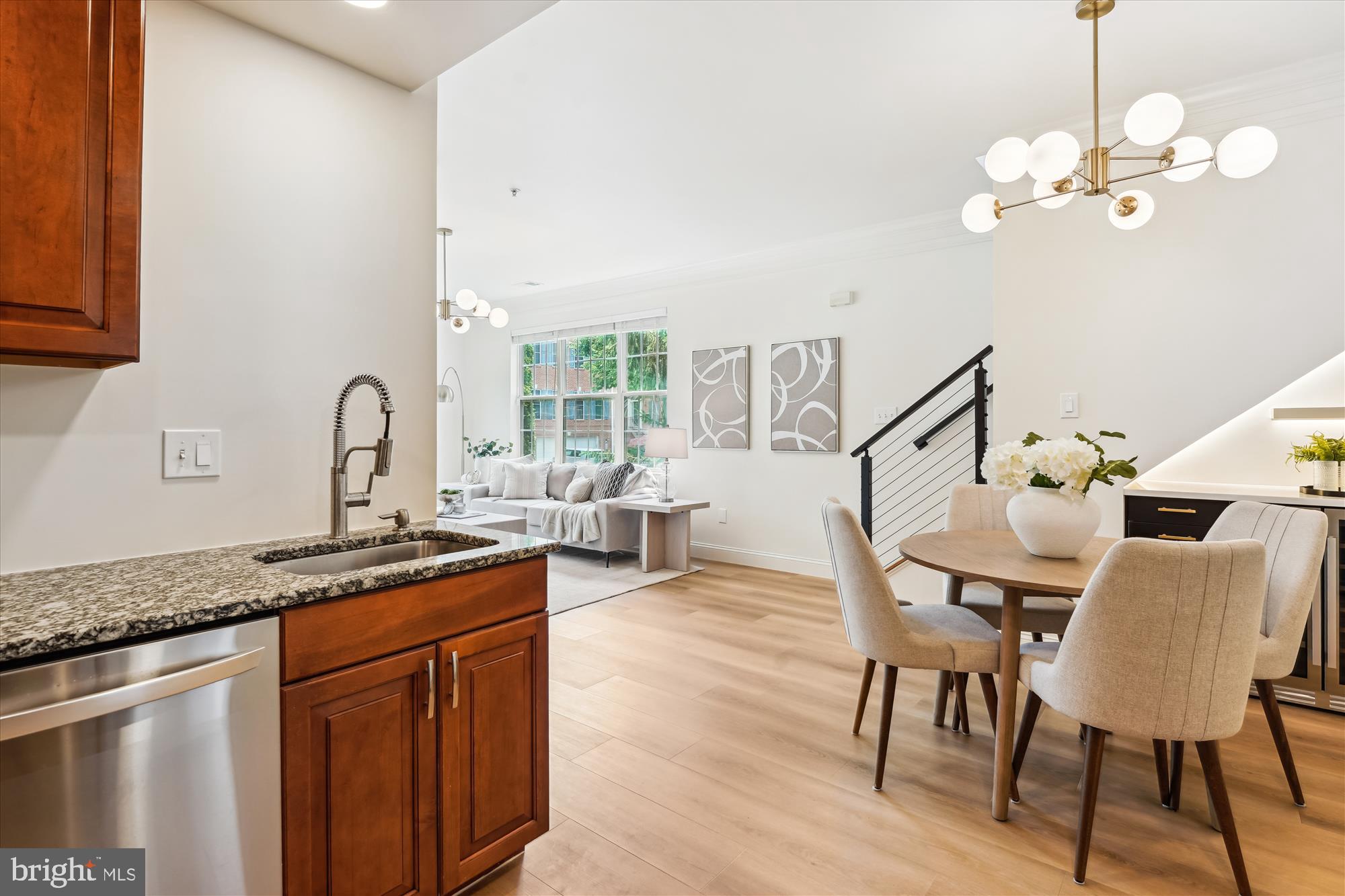 604 Highland Ridge Ave #100