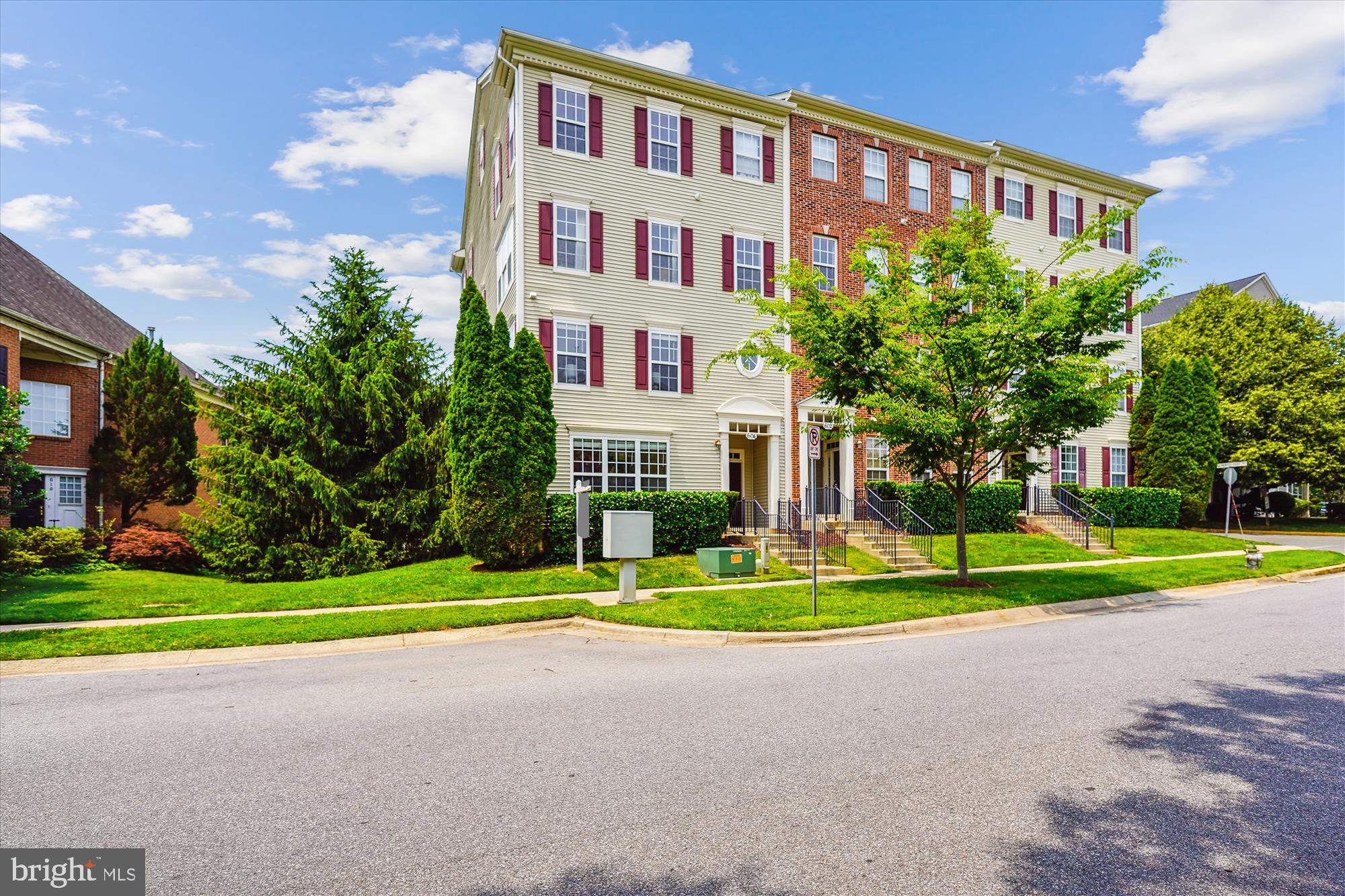 604 Highland Ridge Ave #100