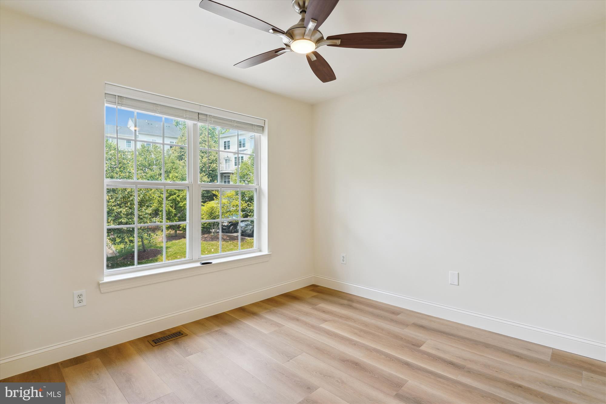 604 Highland Ridge Ave #100