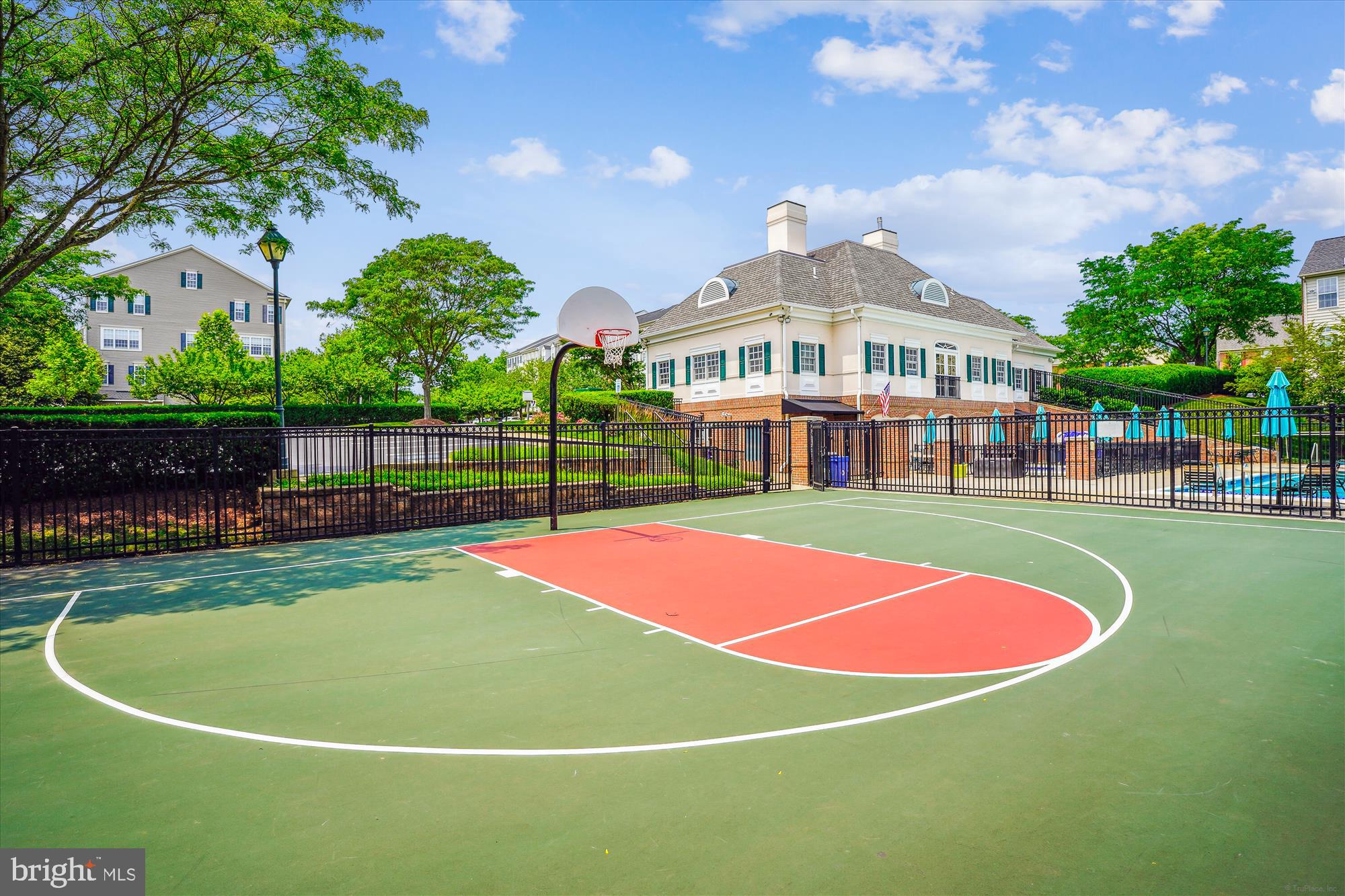 604 Highland Ridge Ave #100