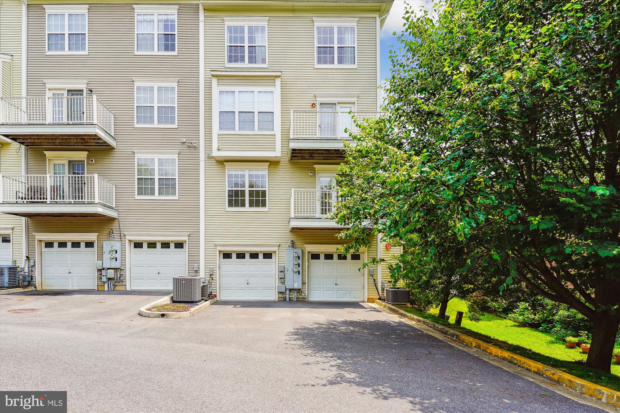 604 Highland Ridge Ave #100