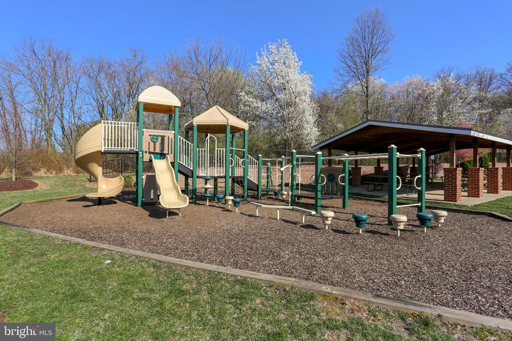 307 Winter Walk Dr
