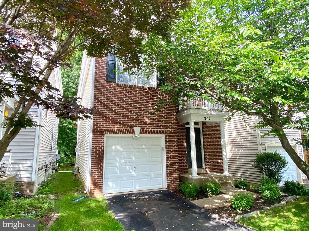 307 Winter Walk Dr