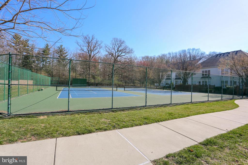 307 Winter Walk Dr