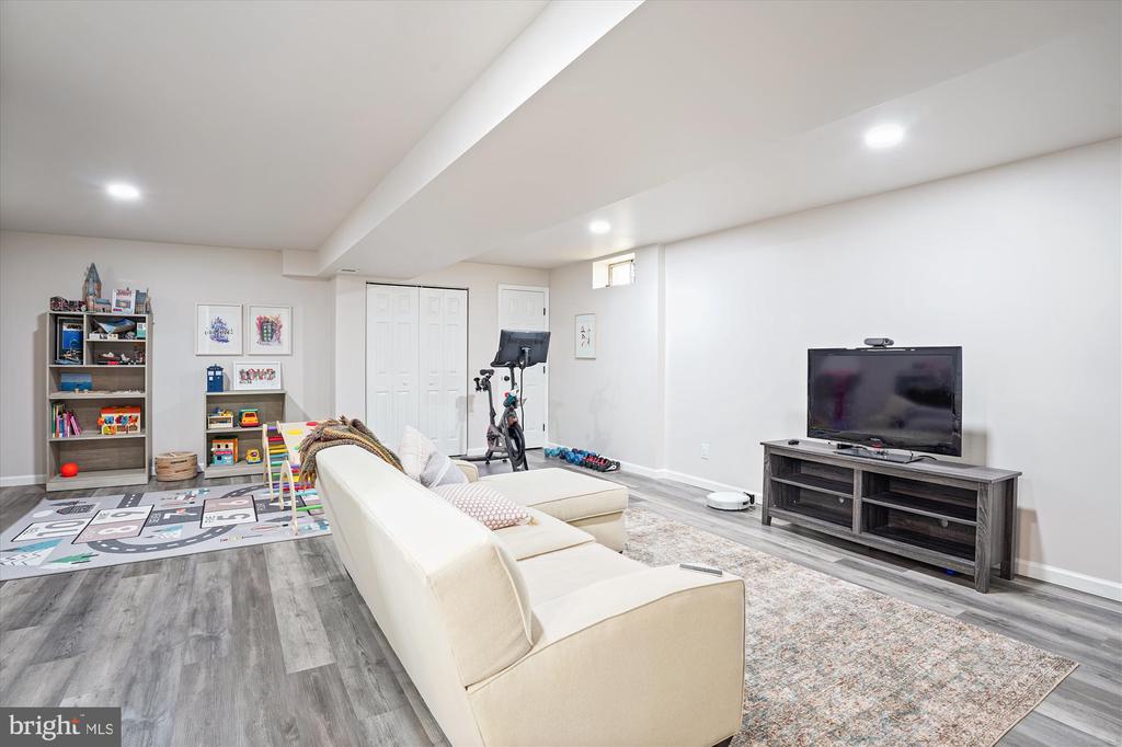 307 Winter Walk Dr