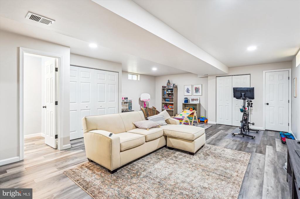 307 Winter Walk Dr