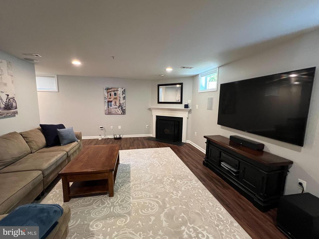 330 INSPIRATION LN