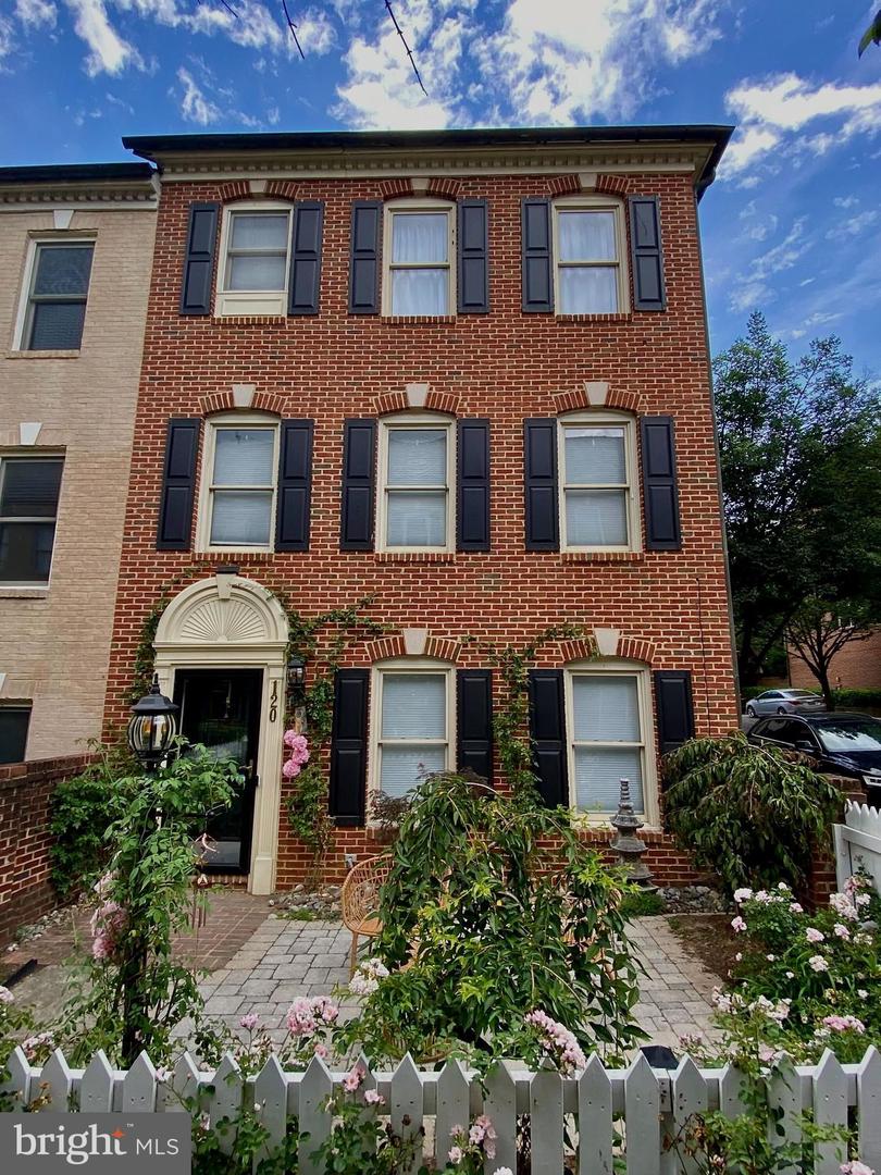 120 Ridgepoint Pl