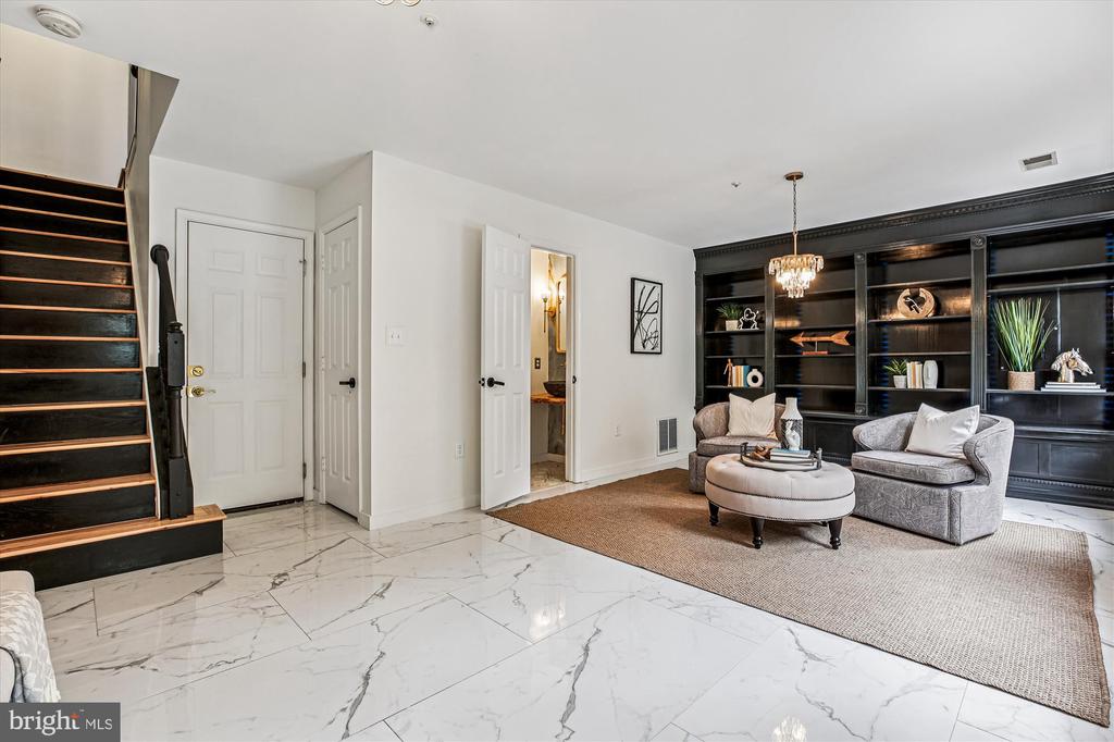 120 Ridgepoint Pl