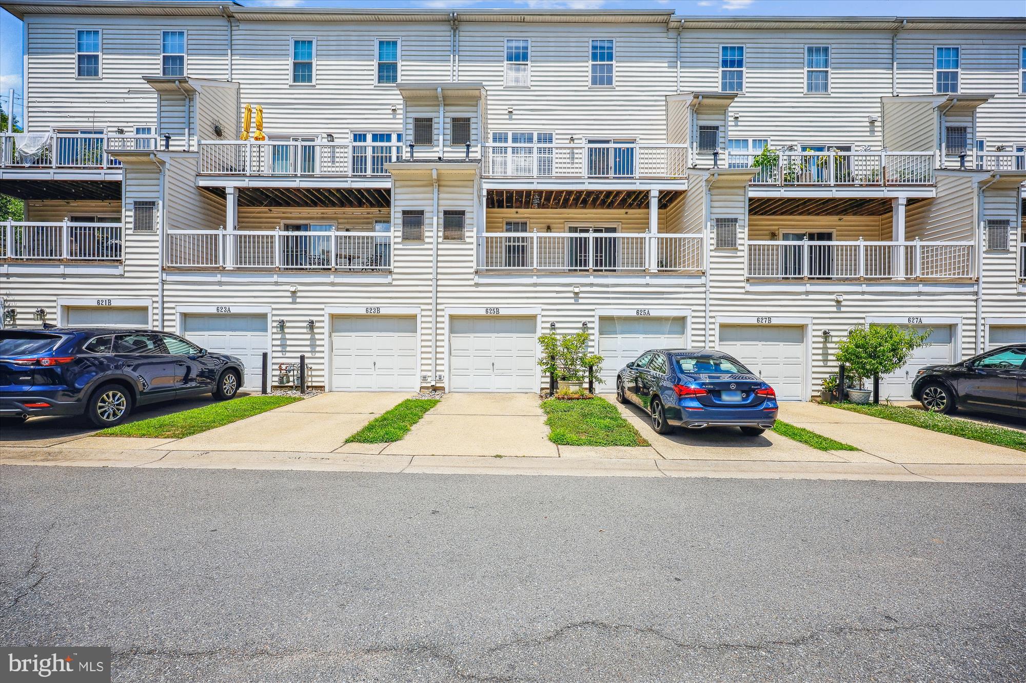 625-B Main St #625-B