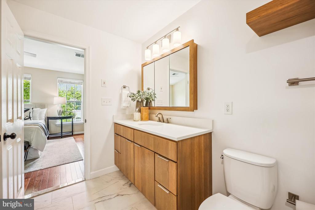 625-B Main St #625-B