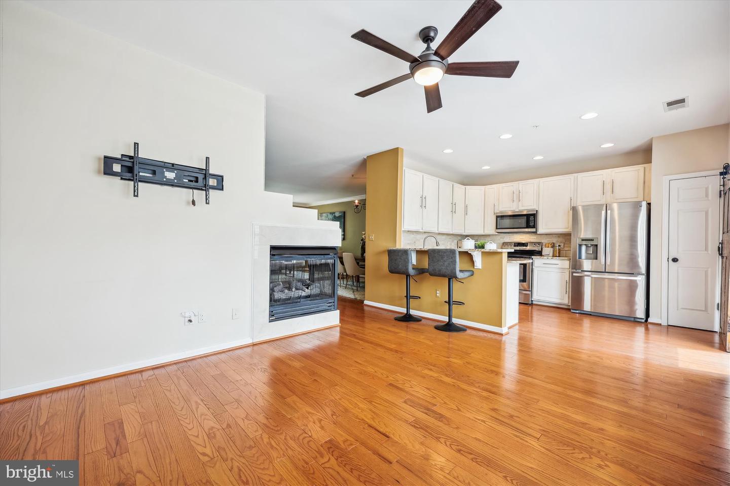 625-B Main St #625-B