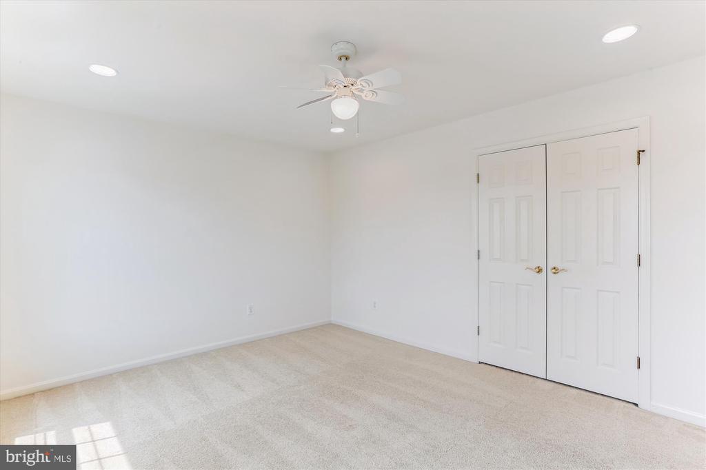 403 Kent Oaks Way